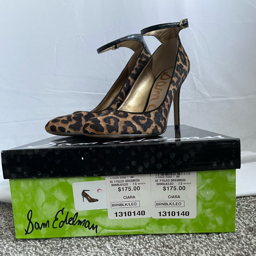 EUC Sam Edelman Ciara Leo fur heels